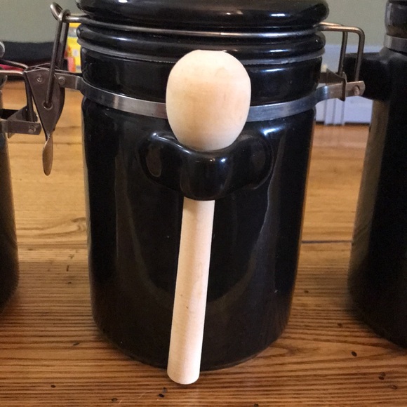 4 black containers for your kitchen. - Picture 8 of 15